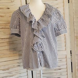 American Living Ruffle Button front